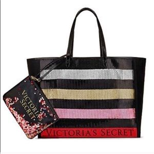 Black Friday 2017 Victoria’s Secret Tote & Clutch